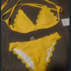 Never worn brand new w tags size small bikini